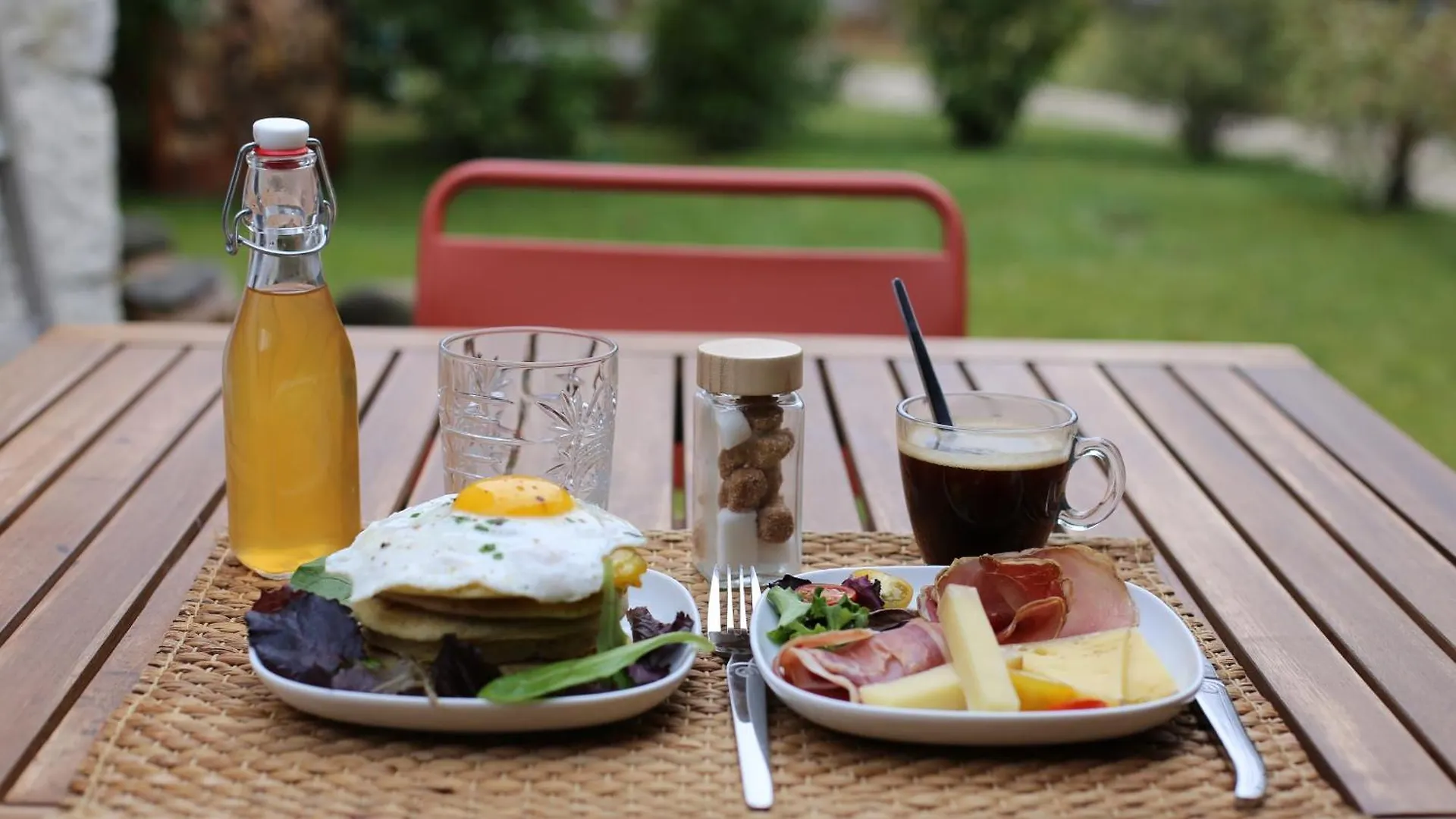 Holiday home Domaine Des Moulins - La Tour Et Son Spa - Petit Dejeuner En Option Villy-le-Bouveret