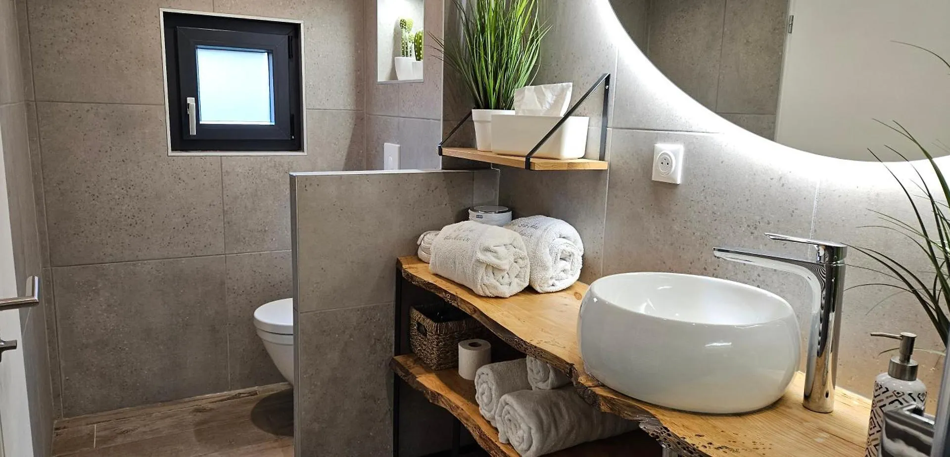 Domaine Des Moulins - La Tour Et Son Spa - Petit Dejeuner En Option Villy-le-Bouveret