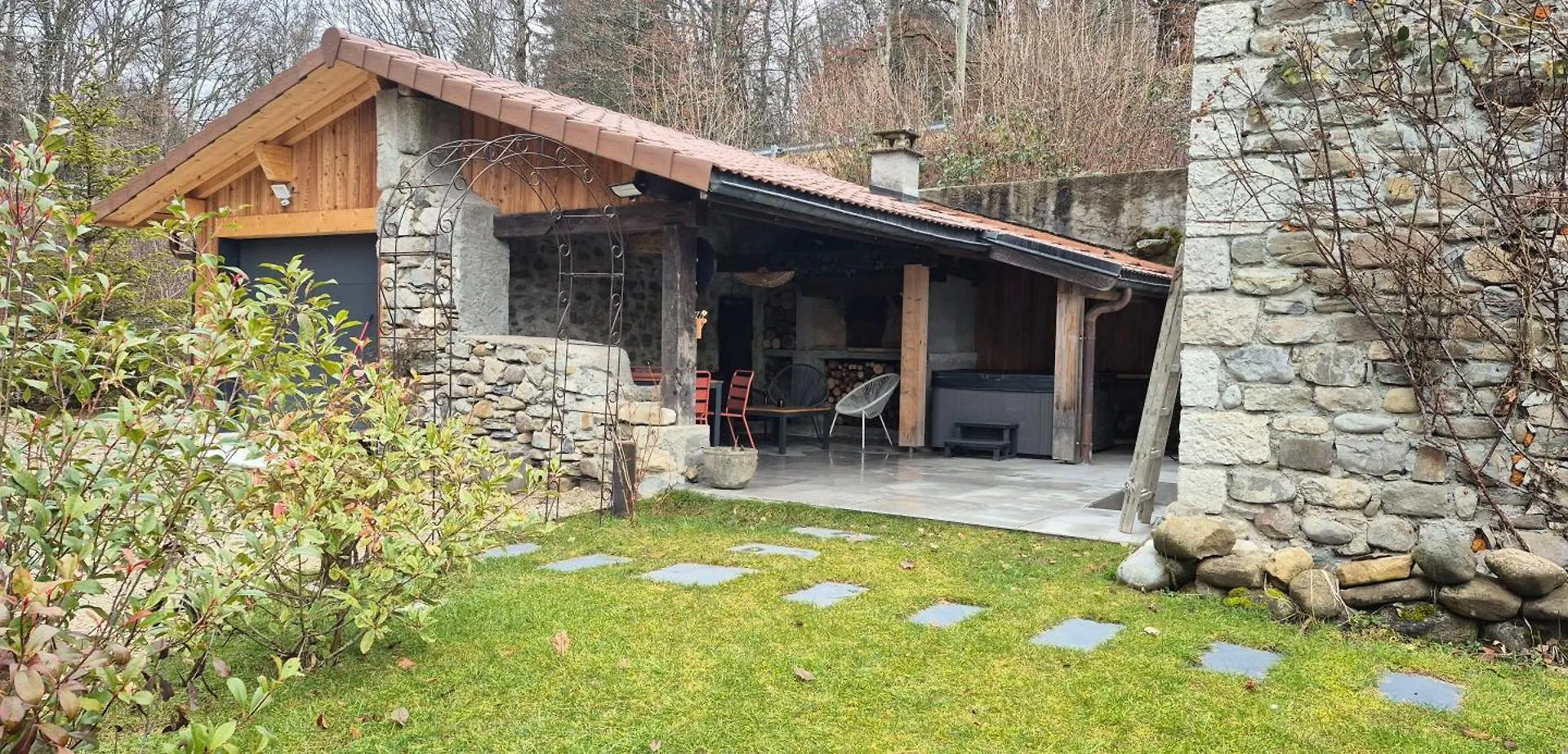 Domaine Des Moulins - La Tour Et Son Spa - Petit Dejeuner En Option Villy-le-Bouveret 0*,  France